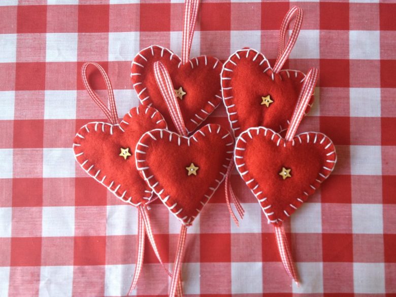 decorazioni-natalizie-pannolenci-cuoricini