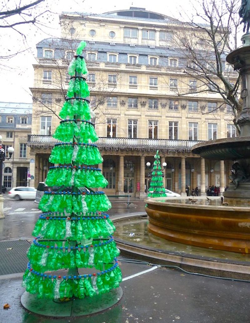 albero-natale-grande-particolare-bottiglie