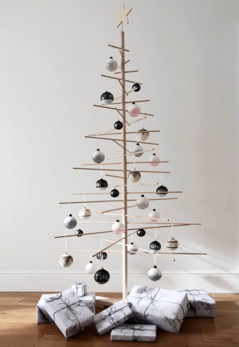 albero-natale-scandinavo-spoglio
