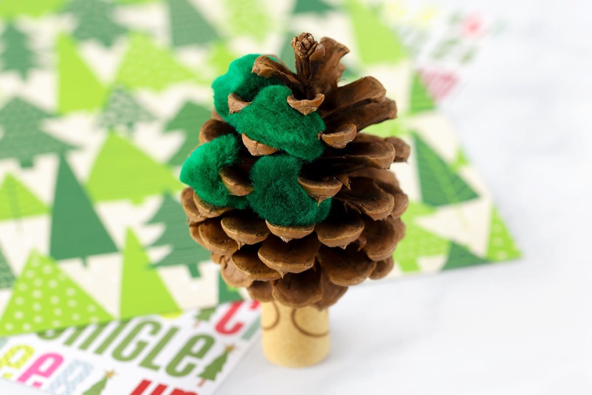 decorazioni-natalizie-tappi-sughero-pigna
