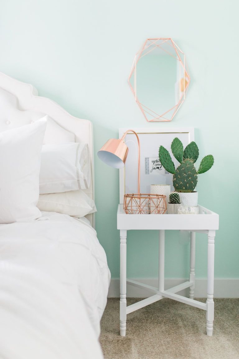 camera-letto-verde-menta-pianta