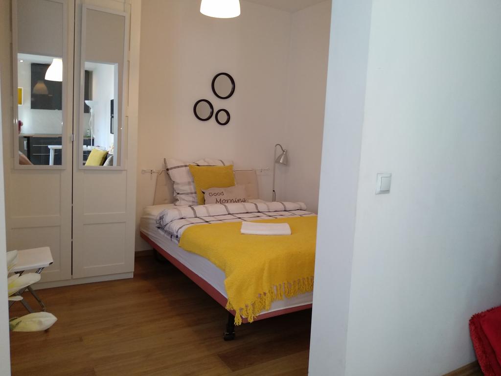 color-giallo-miele-camera-coperta