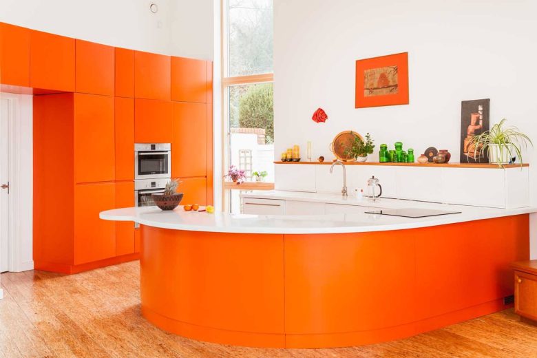 cucina-arancione-circolare