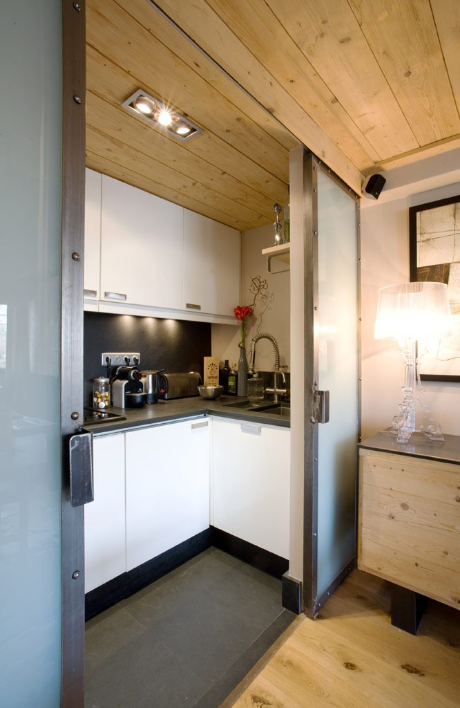 cucina-piccola-porte-scorrevoli