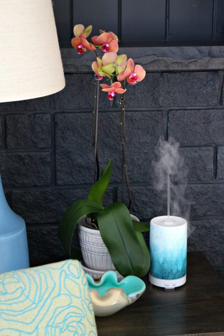 oli-essenziali-diffusore-tavolino