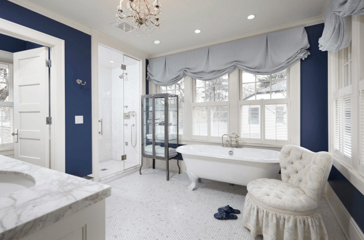 colore-blu-reale-bagno-padronale