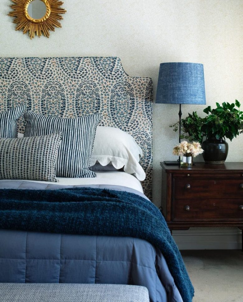 colore-blu-reale-camera-letto-tessili