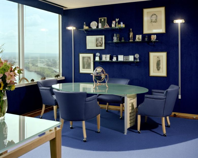 colore-blu-reale-ufficio