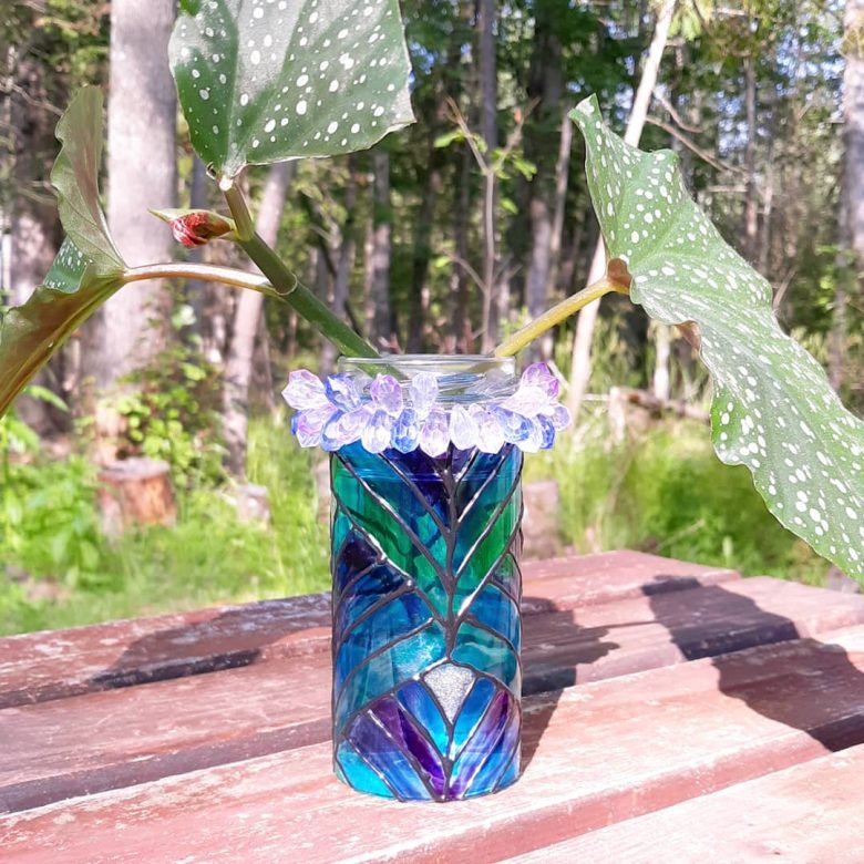 riciclare-vecchi-bicchieri-vaso