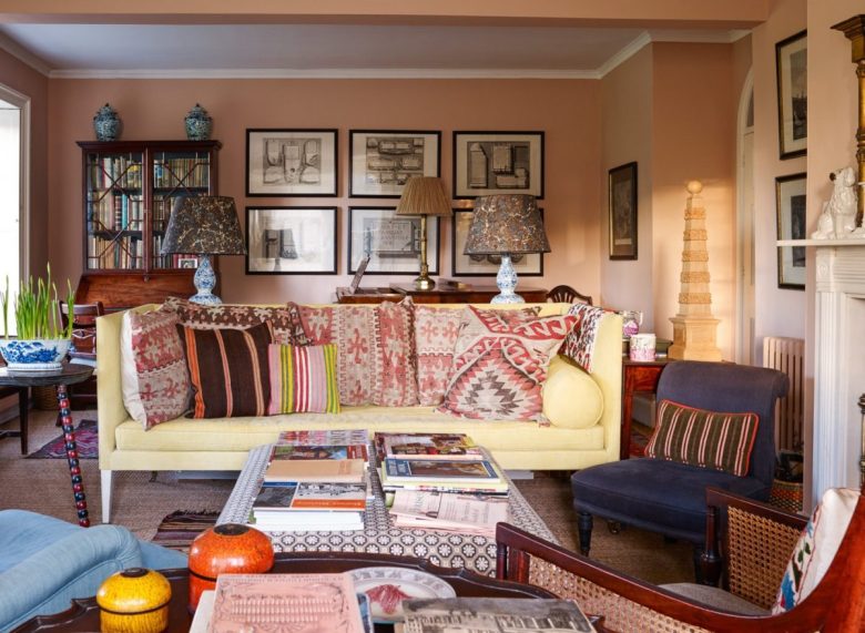 soggiorno-color-pesca-bohemien