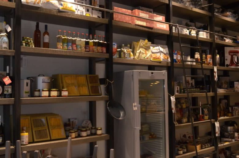 idee-per-organizzare-una-dispensa-incantina-21