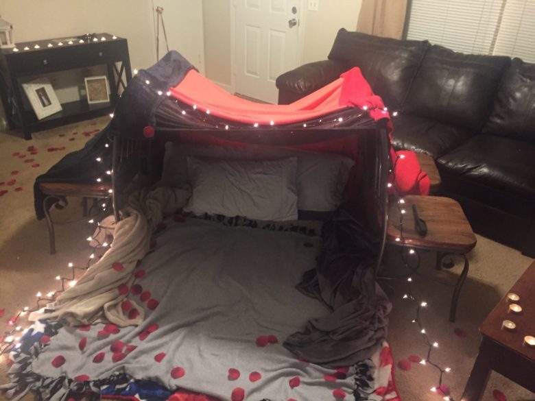 picnic-in-casa-tenda-romantica