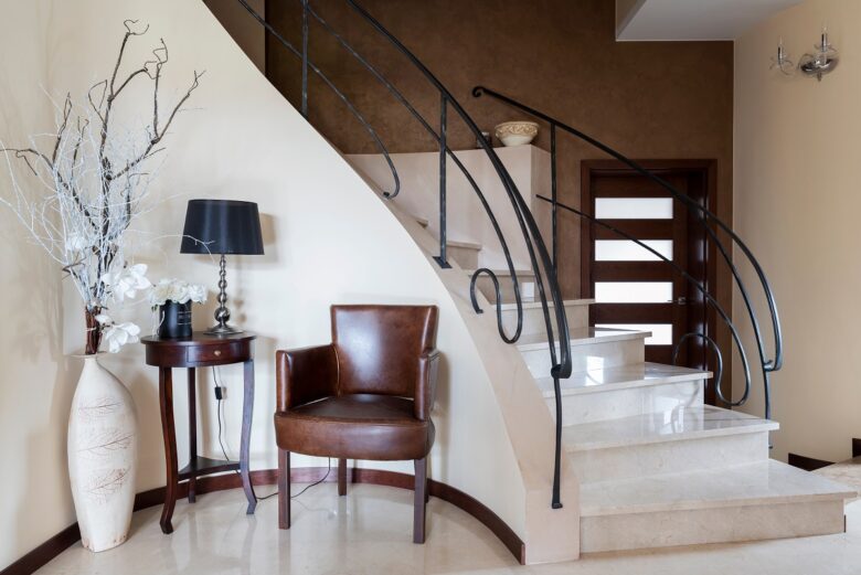 Interior,Of,Luxury,Staircase.,Marble,Stairs,With,Design,Banister.,Residence