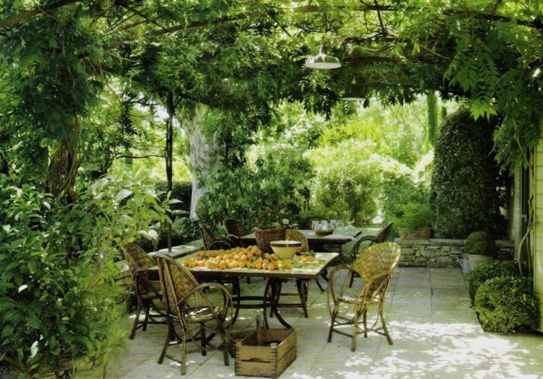 arredare-giardino-stile-provenzale-5