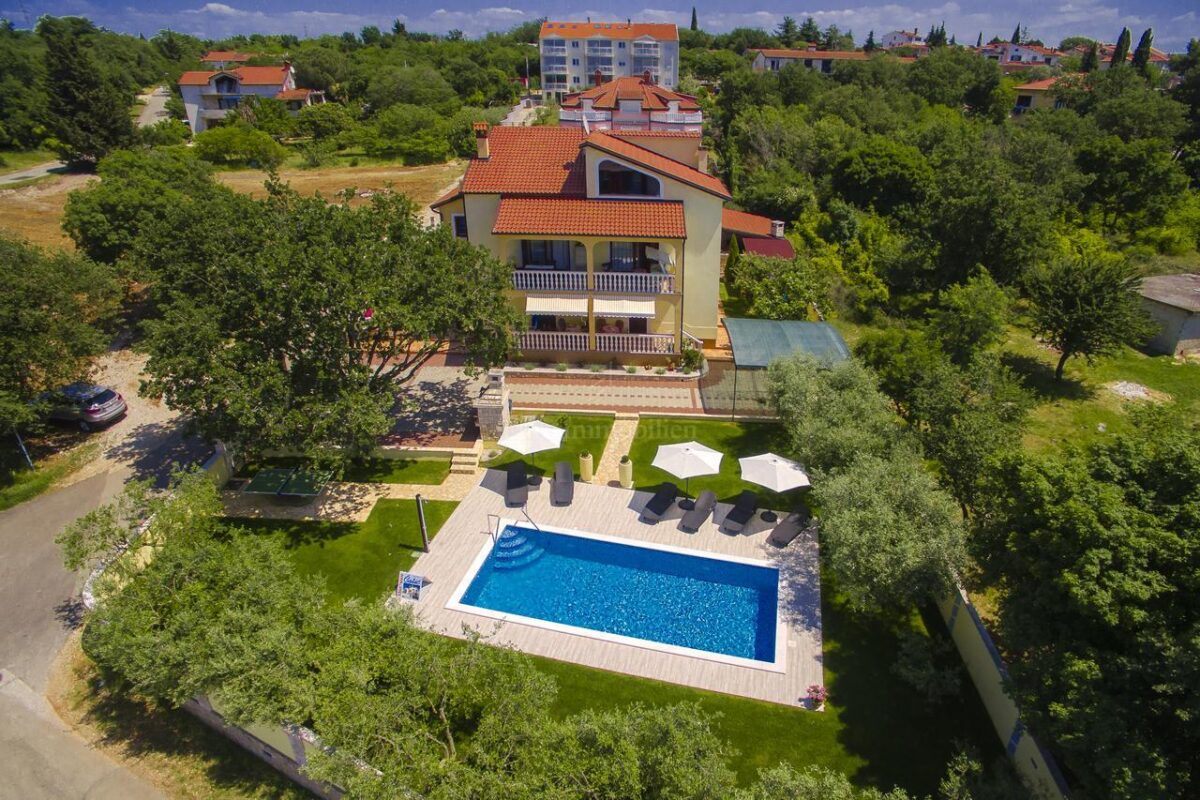 color-cobalto-come-avere-il-mare-in-giardino-18