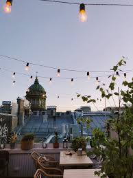 come-arredare-un-balcone-con-le-luci-17