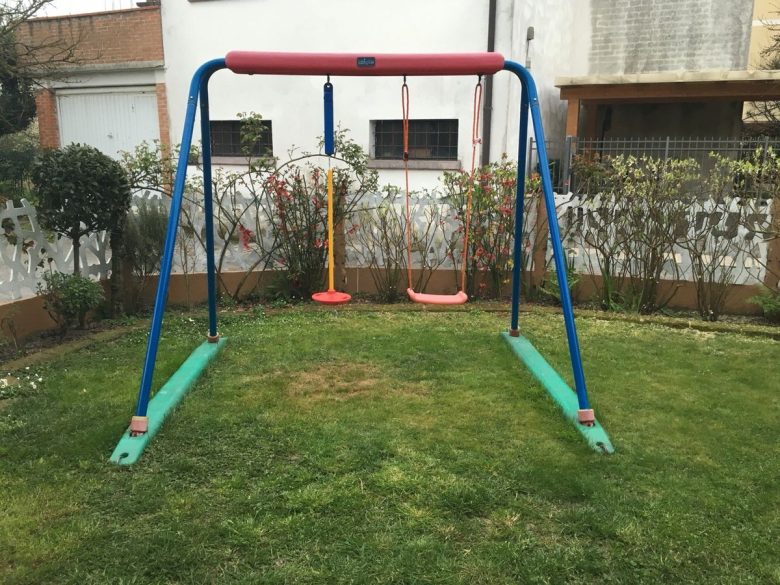 come-scegliere-altalena-giardino-metallo