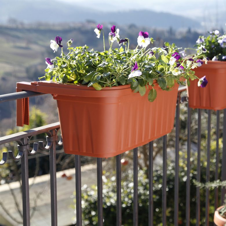 lontano-zanzare-balcone-3
