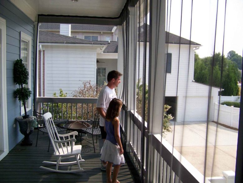 lontano-zanzare-balcone-bambini
