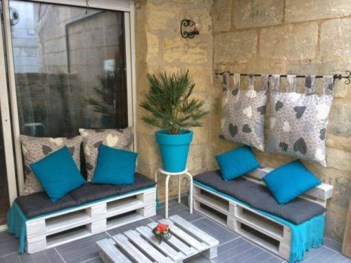 Riciclo creativo: 5 idee low cost per abbellire il terrazzo