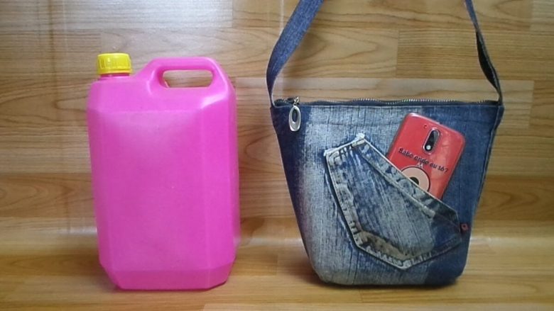 tanica-plastica-acqua-borsa