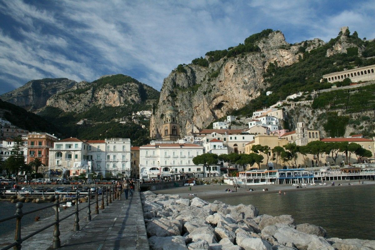 veduta-di-amalfi-dal-molo