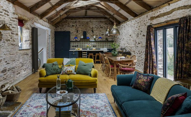 HUTCHINGS BARN DEVON