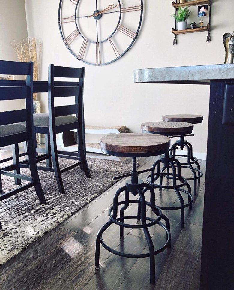 arredare-bar-provenzale-sgabelli1