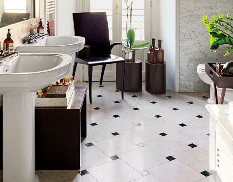 HOMESCAPES Portavaso Da Parete In Ghisa, 3 Supporti, Stile Parigino, Marrone, Larghezza 51 Cm, Per Interni/esterni
