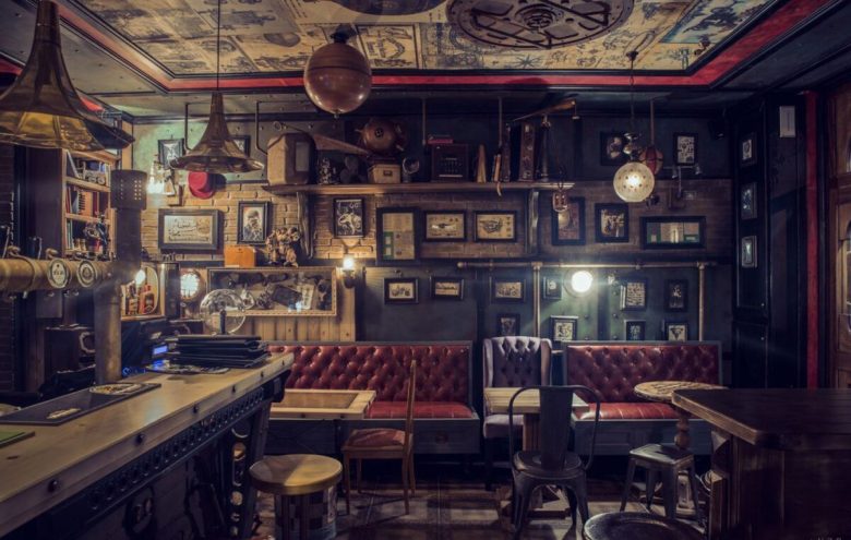 come arredare un angolo bar in casa in stile inglese 4