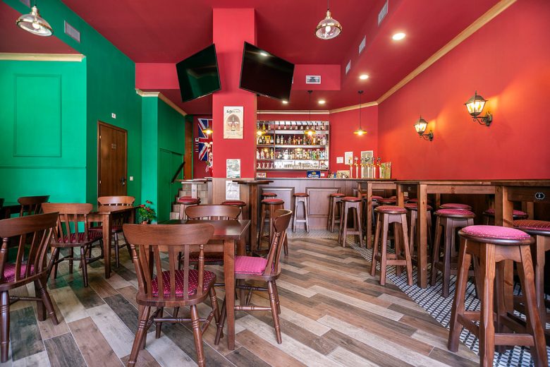 come arredare un angolo bar in casa in stile inglese 9