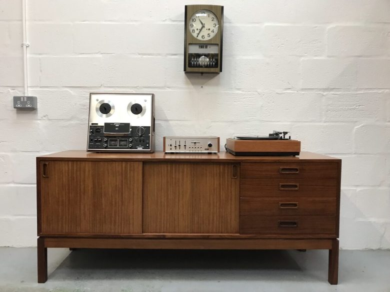 mobile-vintage-in-teak