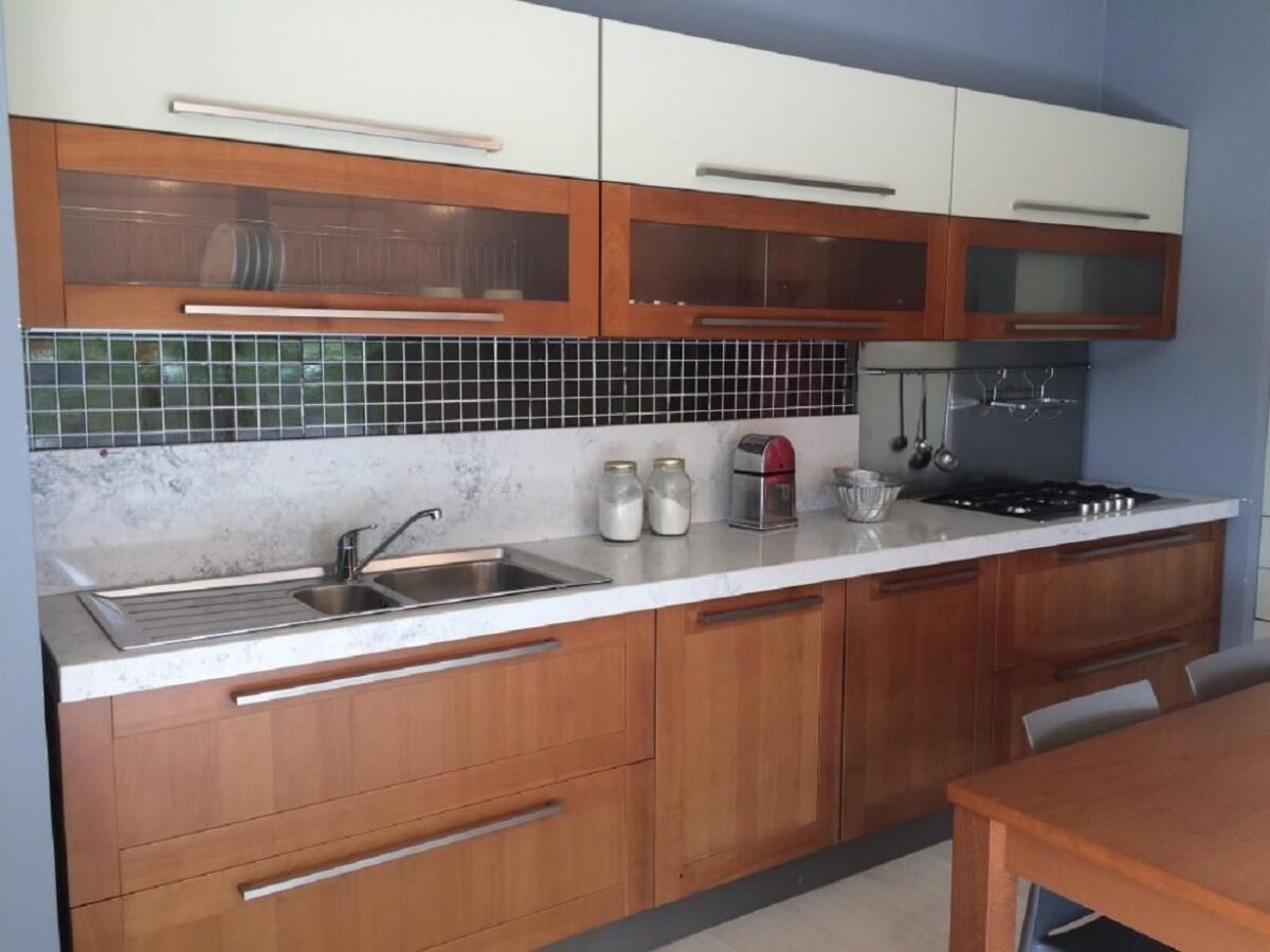 dipingere-pareti-cucina-ciliegio-3