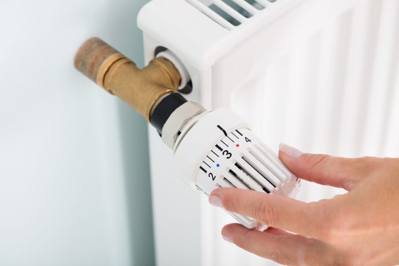 Termosifoni caldissimi: il trucco a basso costo Termosifoni caldissimi: il trucco a basso costo