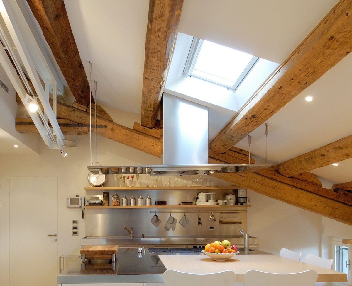 Travi a vista idee per la cucina: 5 spunti affascinanti da copiare