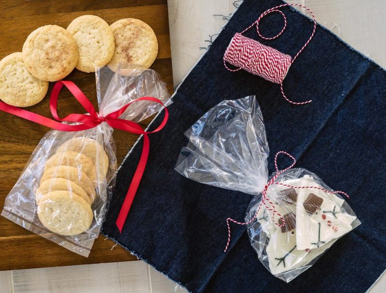 6 Sacchetti Regalo Trasparenti Con Fiocchi Verdi – 16x15x7 Cm – Con Manico – Ideali Per Bomboniere E Piccoli Regali