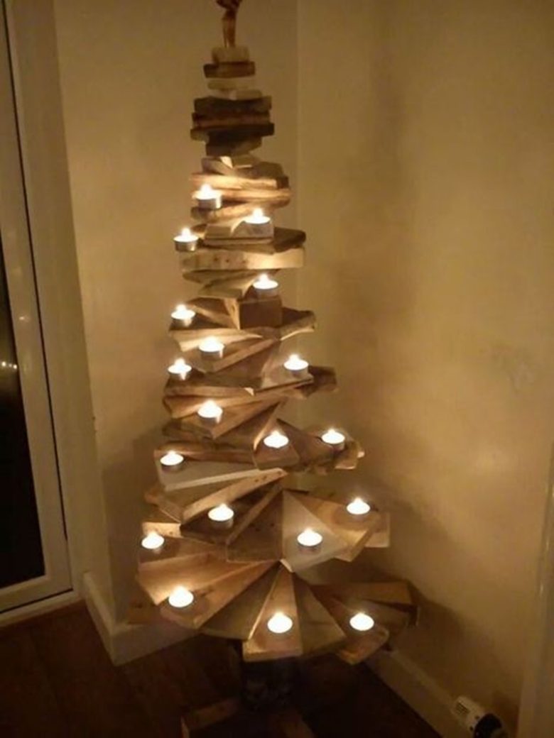riciclare-pallet-per-creare-decorazioni-natalizie-23