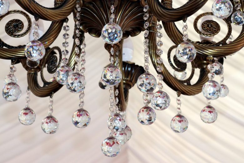 come-pulire-lampadario-di-cristallo-5