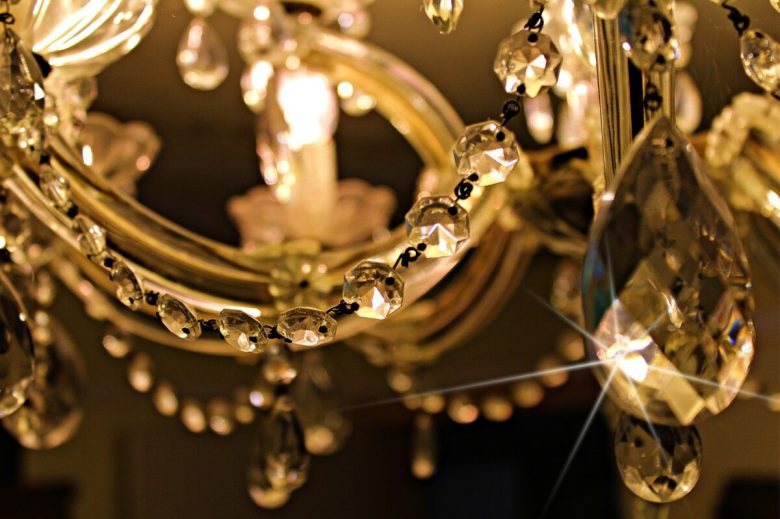 come-pulire-lampadario-di-cristallo-7