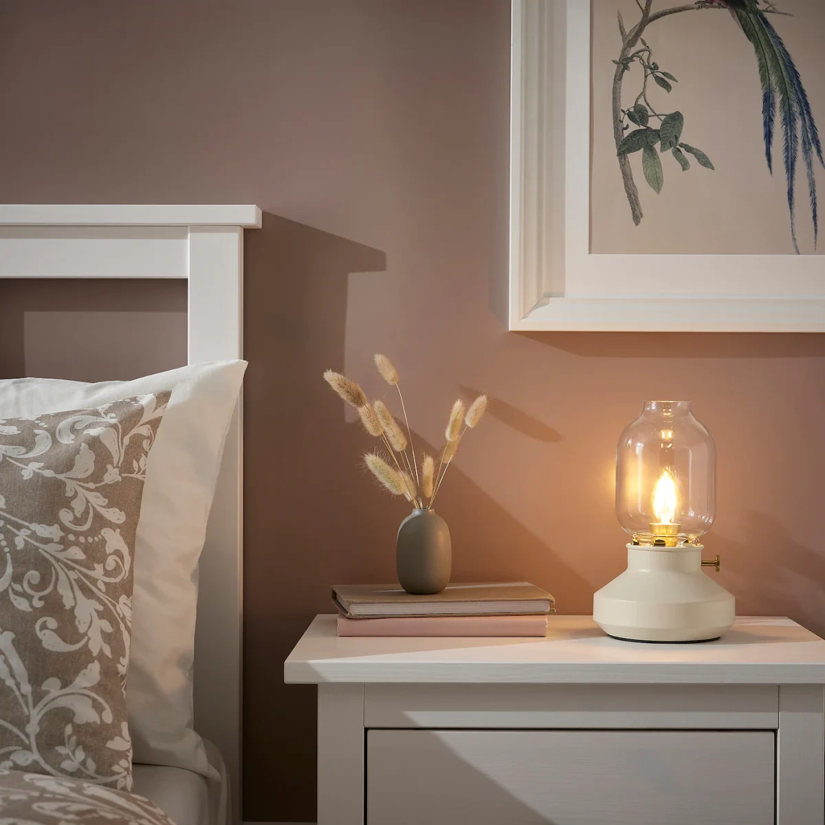 La tua camera da letto stile IKEA spendendo meno di 50 euro