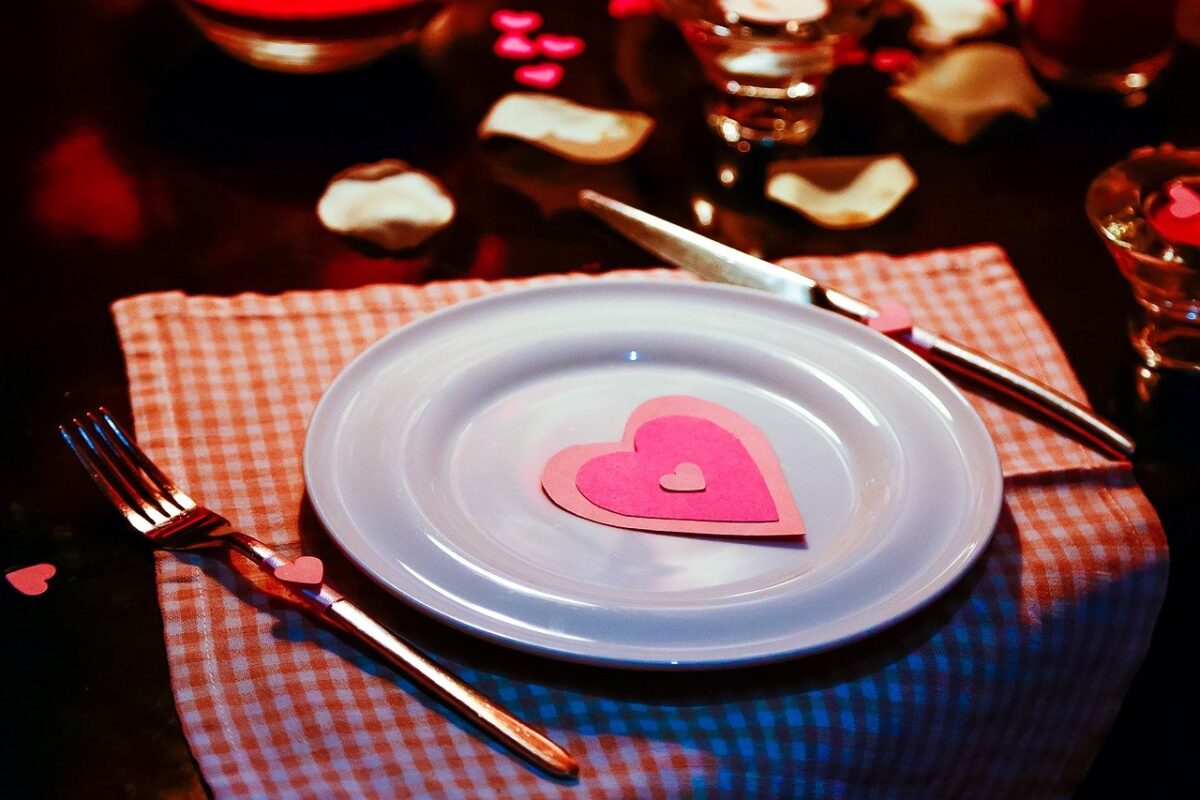 idee-romantiche-tavola-san-valentino1