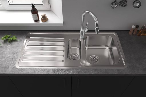 Lavello in acciaio inox: perchè sceglierlo, come mantenerlo perfetto