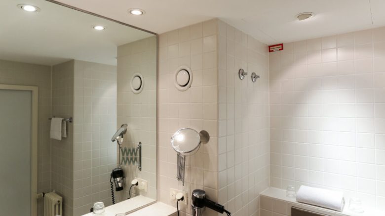 10-idee-per-arredare-un-bagno-cieco-18