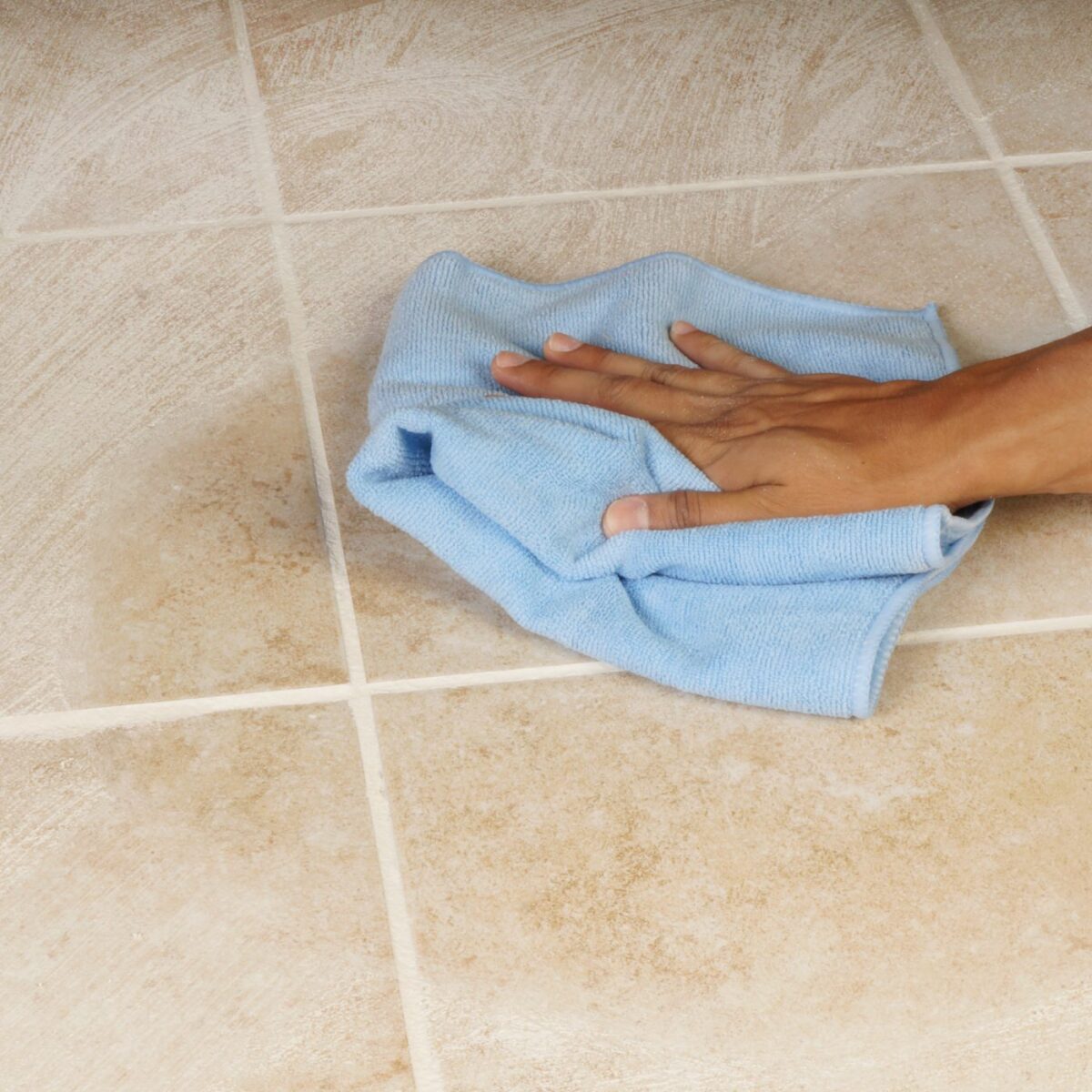 10-trucchi-per-conservare-al-meglio-il-pavimento-della-cucina-7