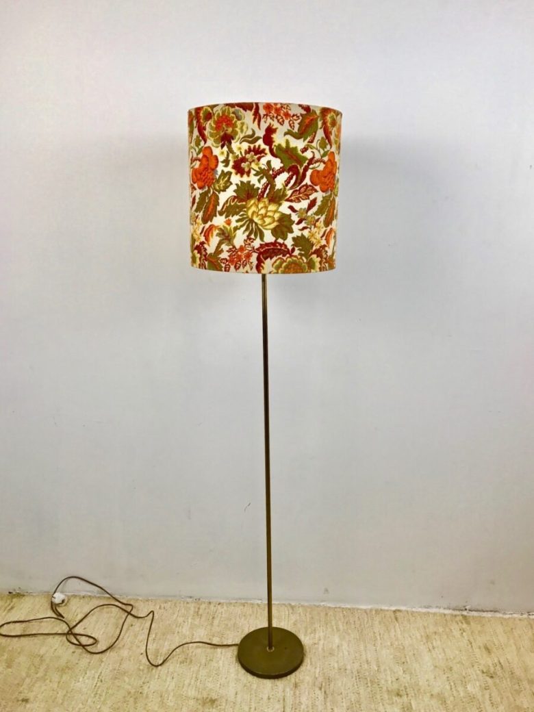5-mobili-anni-70-in-casa-lampada