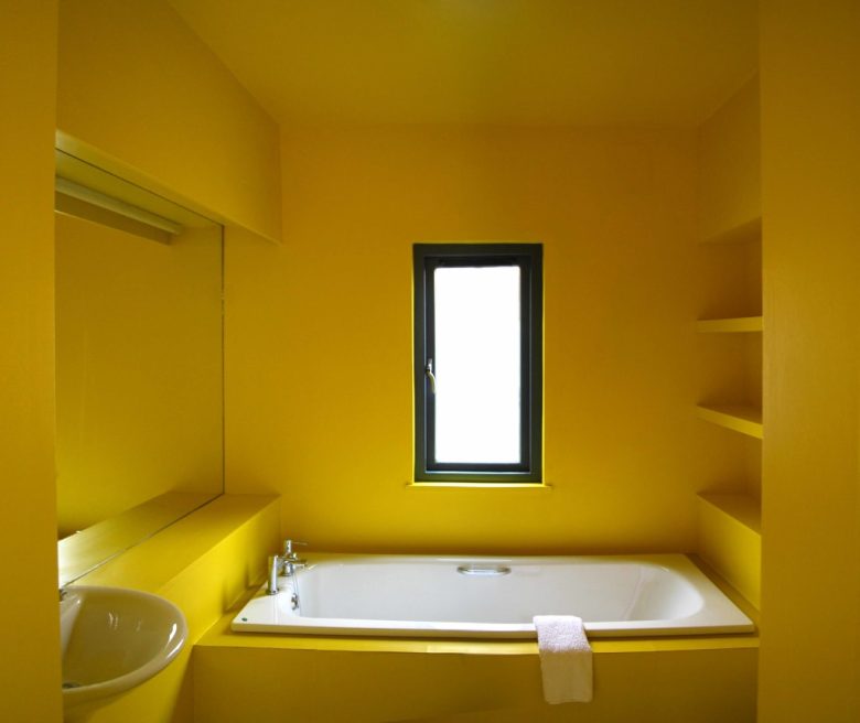bagno-pareti-giallo-18