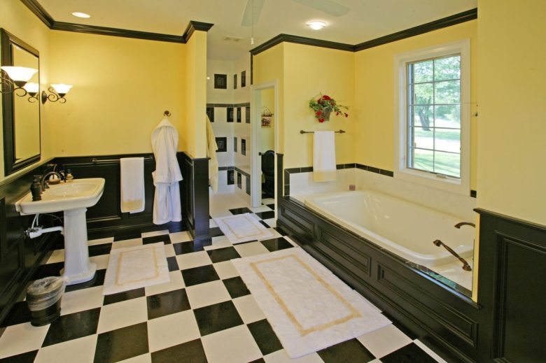 bagno-pareti-giallo-2