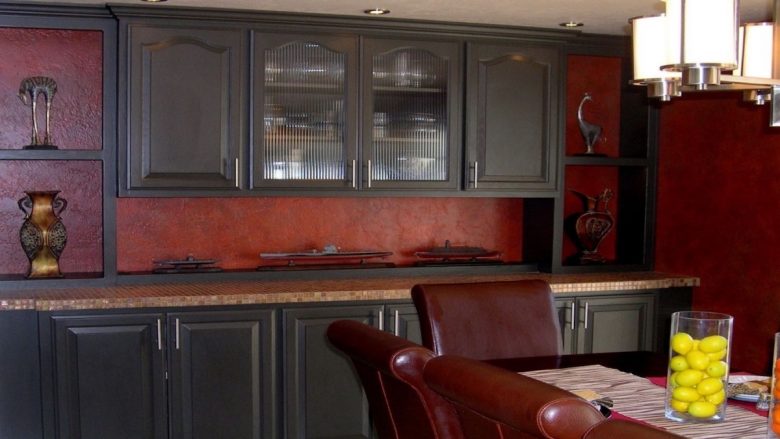 cucina-pareti-color-bordeaux-6