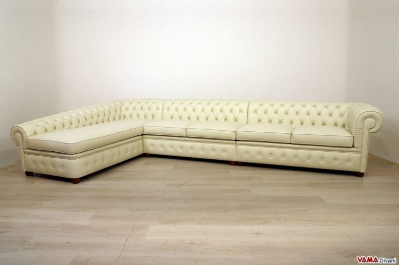 Divano Chesterfield angolare con penisola su misura