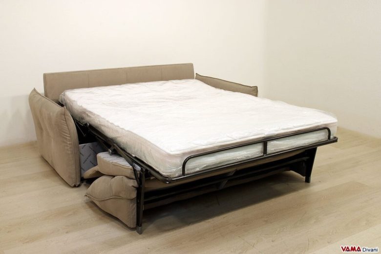 Divano letto aperto con materasso 18 cm